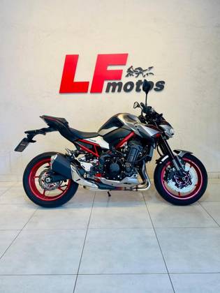 KAWASAKI Z900 KAWASAKI Z900